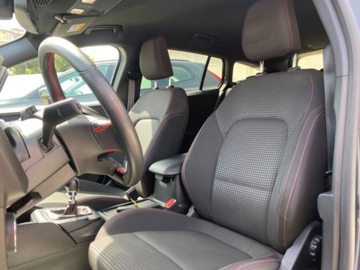 Ford Focus 1.0 EcoBoost Hybrid 125 CV Power. 5p. ST-Line Style (7)