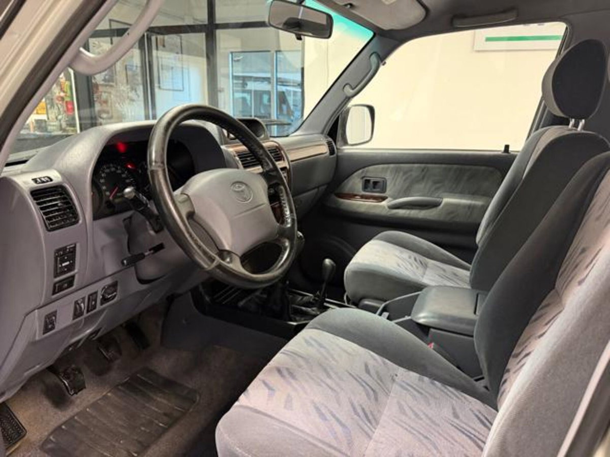 Toyota Land Cruiser D-4D 16V cat 3 porte (8)
