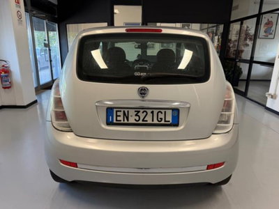 Lancia Ypsilon 1.3 MJT 75 CV Unyca (4)