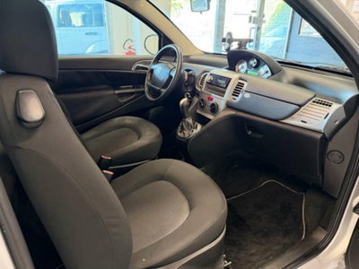 Lancia Ypsilon 1.3 MJT 75 CV Unyca (8)