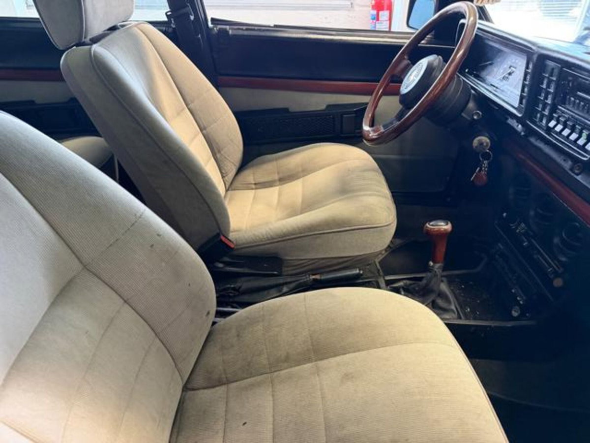 Alfa Romeo Alfetta 2.0i Quadrifoglio Oro (10)