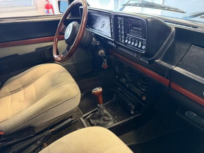 Alfa Romeo Alfetta 2.0i Quadrifoglio Oro (11)