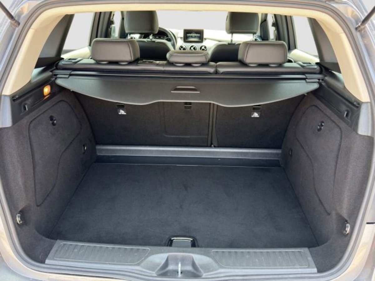 Mercedes-Benz CLA Shooting Brake 180 d Automatic Sport (14)
