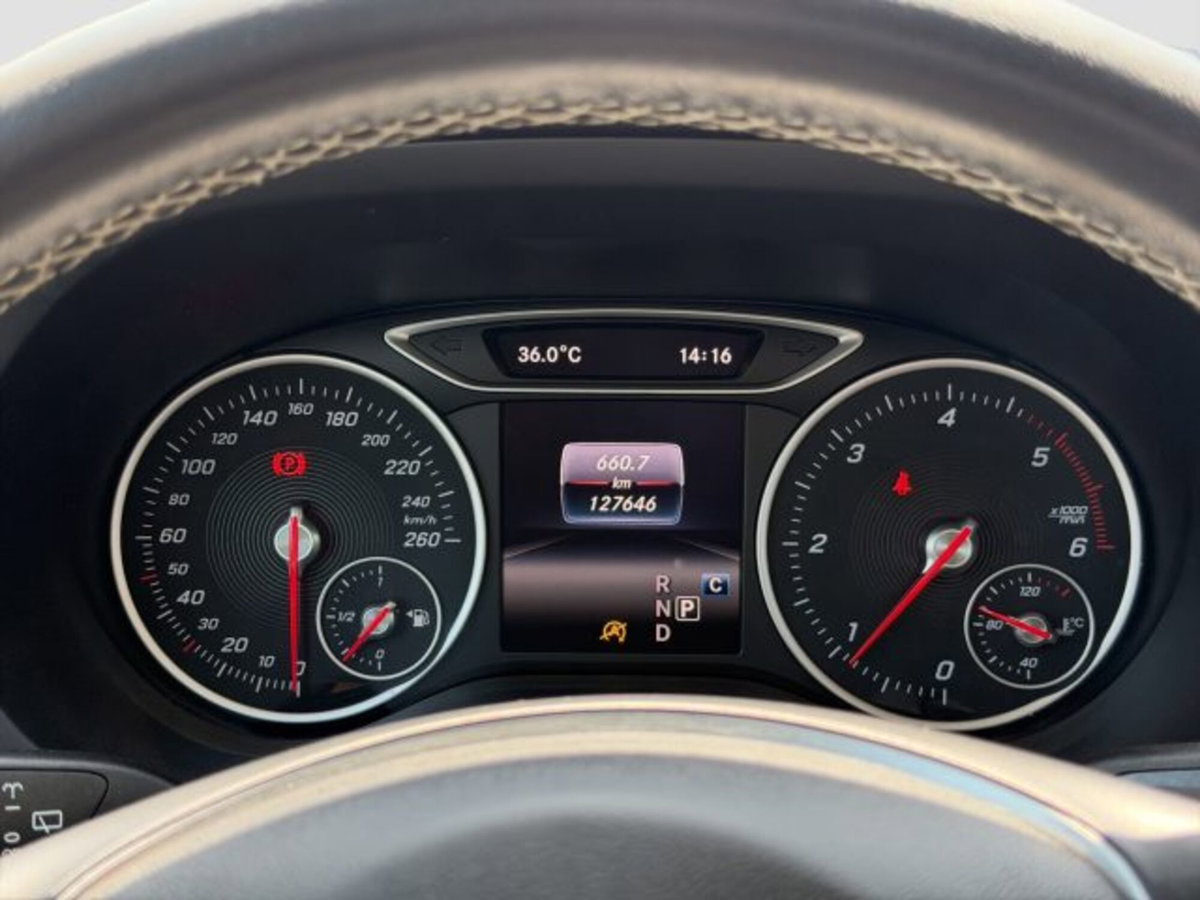 Mercedes-Benz CLA Shooting Brake 180 d Automatic Sport (15)