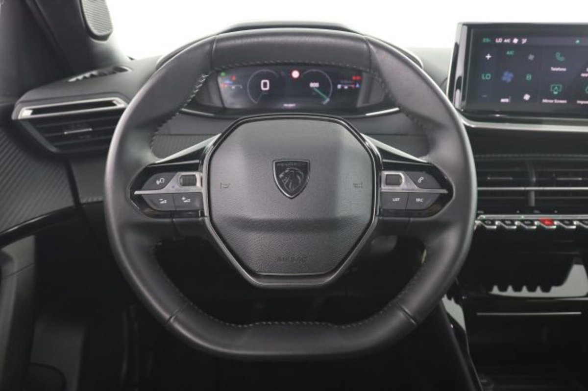 Peugeot 2008 PureTech 100 S&S Allure (5)