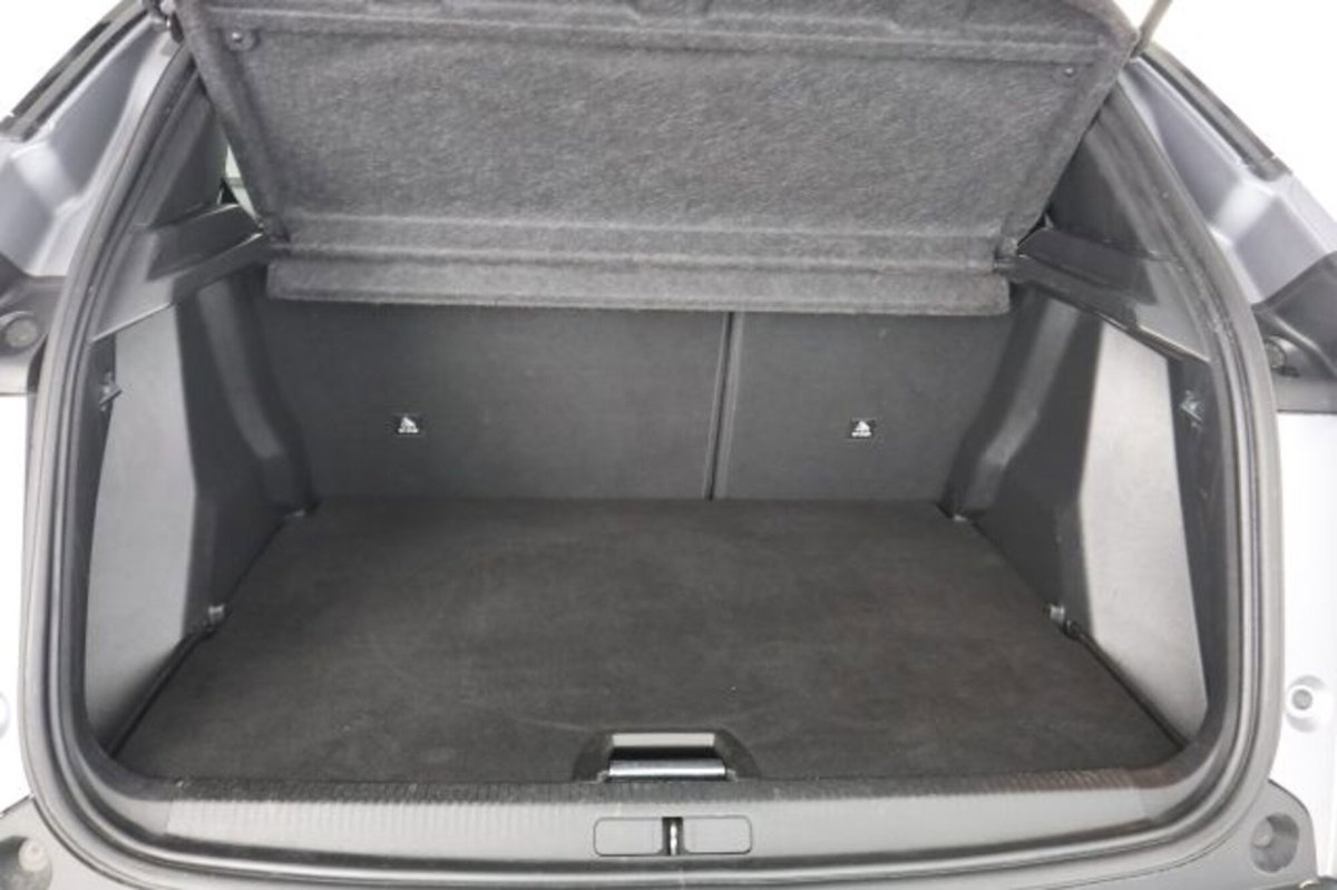 Peugeot 2008 PureTech 100 S&S Allure (6)