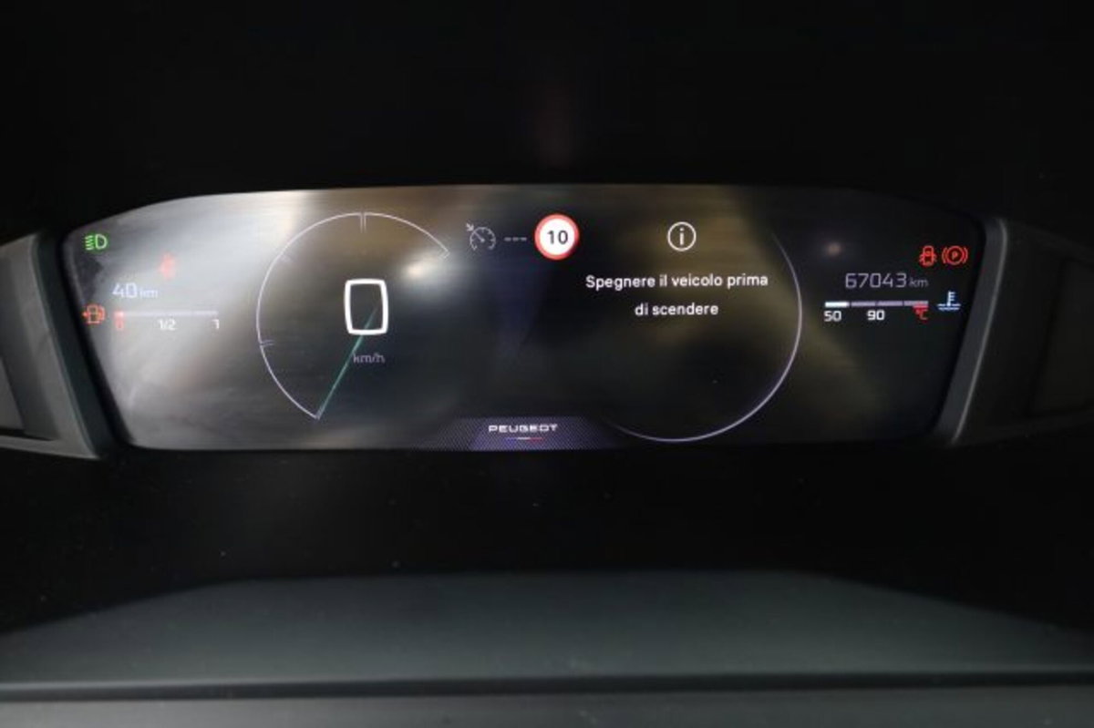 Peugeot 2008 PureTech 100 S&S Allure (7)