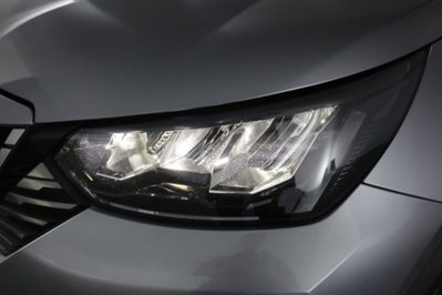 Peugeot 2008 PureTech 100 S&S Allure (9)