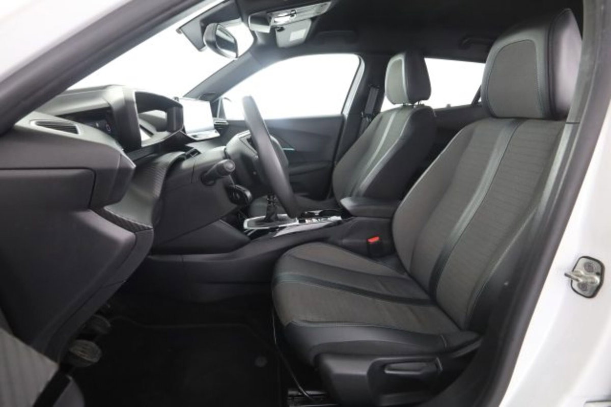 Peugeot 2008 PureTech 100 S&S Allure Pack (2)