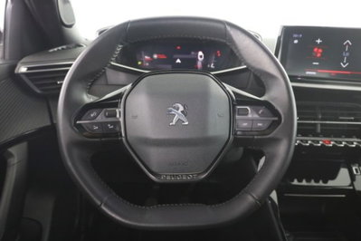 Peugeot 2008 PureTech 100 S&S Allure Pack (5)