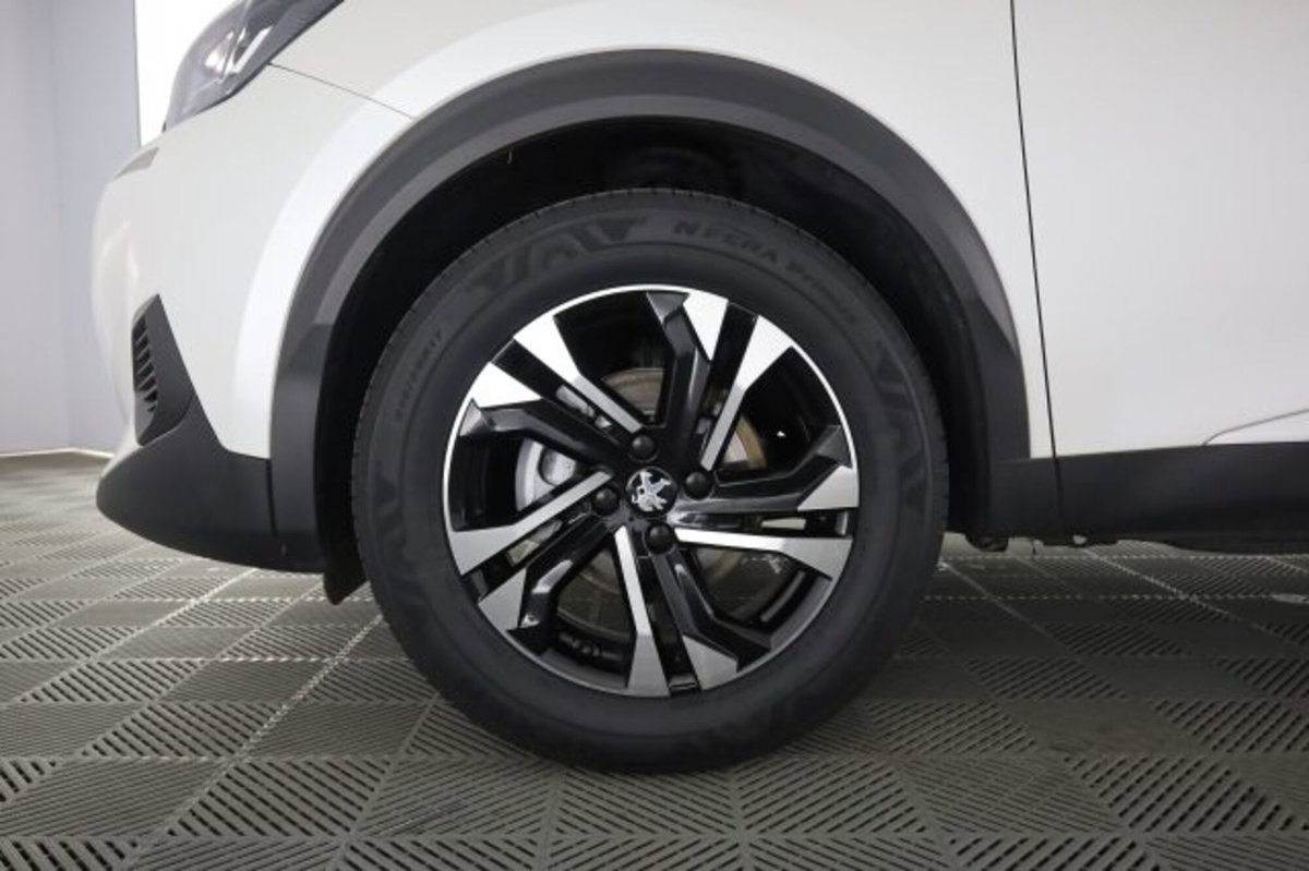 Peugeot 2008 PureTech 100 S&S Allure Pack (8)