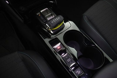 Peugeot 2008 PureTech 130 S&S EAT8 Allure Pack (14)