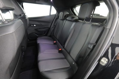 Peugeot 2008 PureTech 130 S&S EAT8 Allure Pack (3)