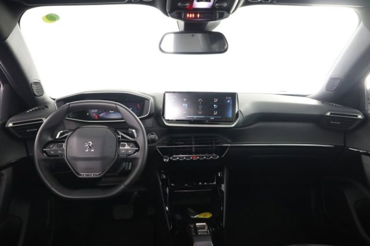 Peugeot 2008 PureTech 130 S&S EAT8 Allure Pack (4)