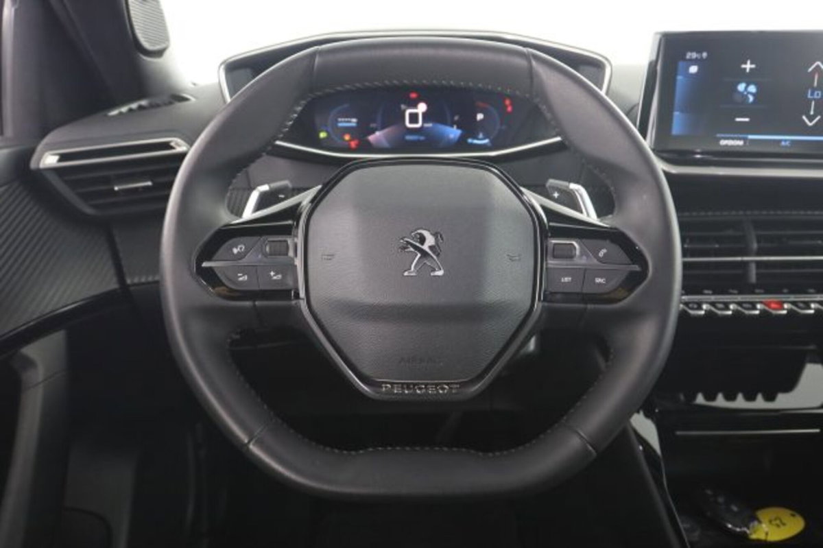Peugeot 2008 PureTech 130 S&S EAT8 Allure Pack (5)