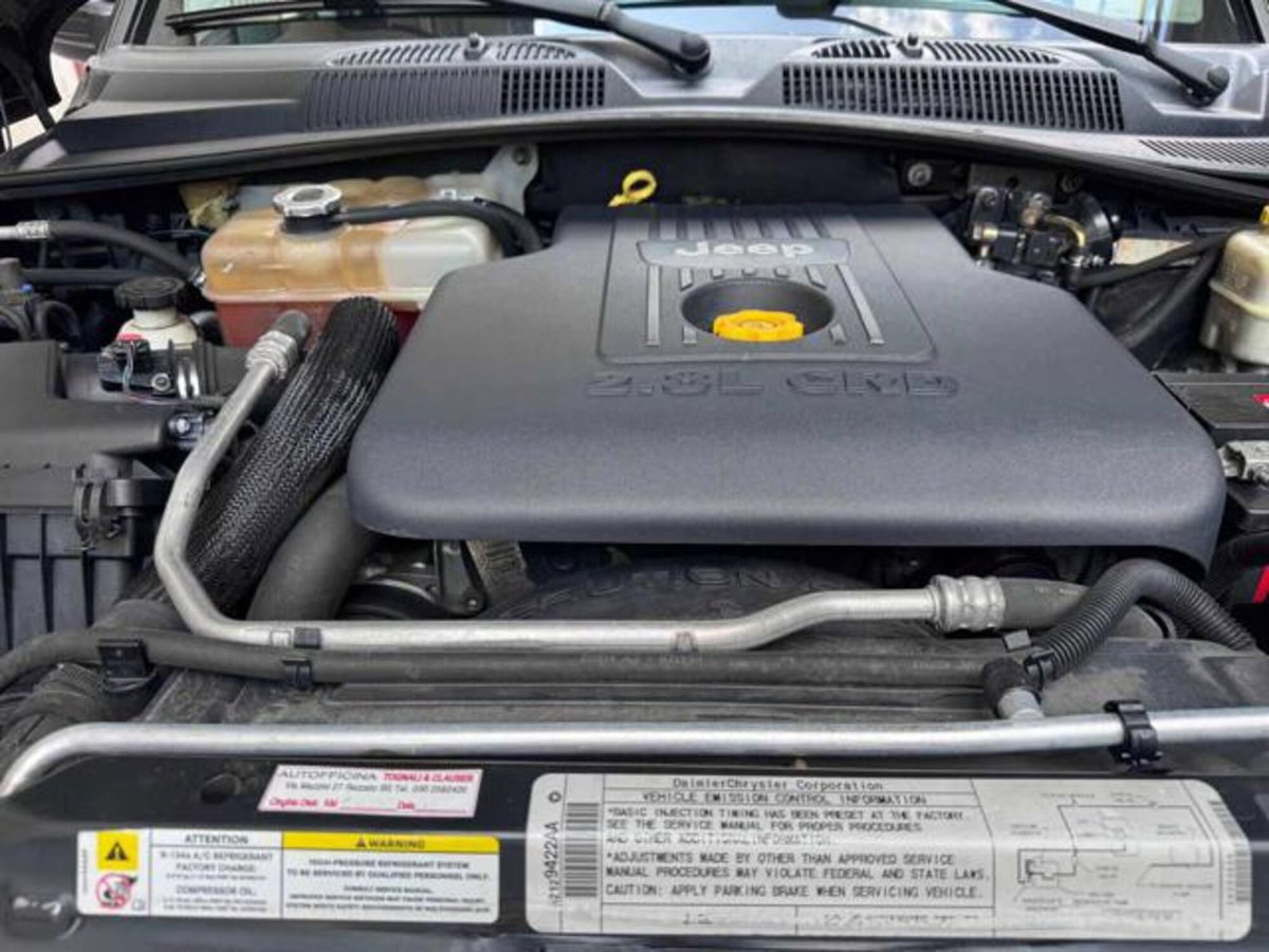 Jeep Cherokee 2.8 CRD Sport (14)