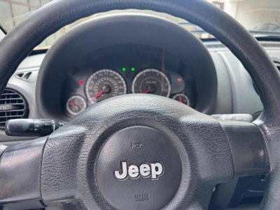 Jeep Cherokee 2.8 CRD Sport (15)