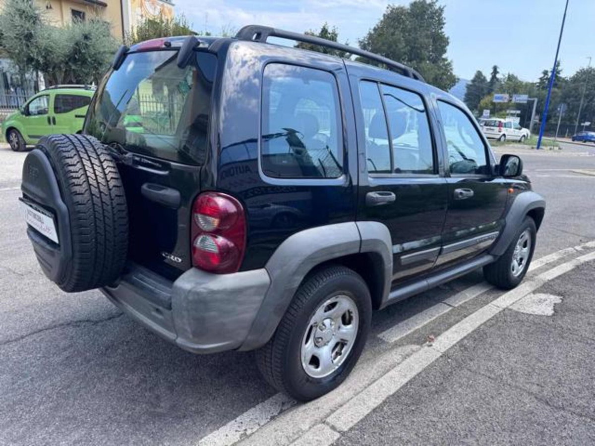 Jeep Cherokee 2.8 CRD Sport (16)