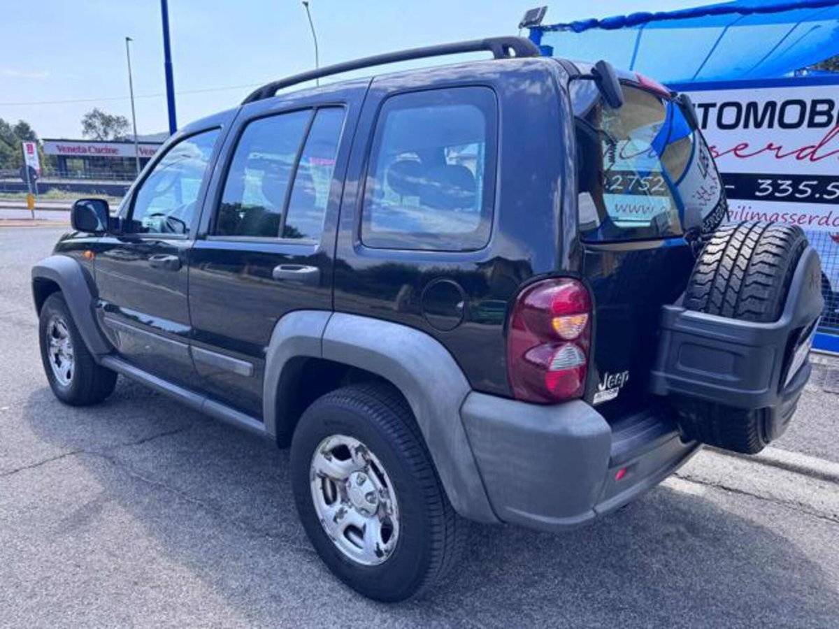Jeep Cherokee 2.8 CRD Sport (5)