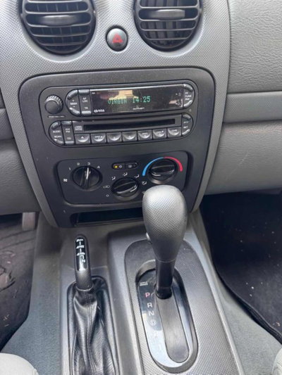 Jeep Cherokee 2.8 CRD Sport (9)