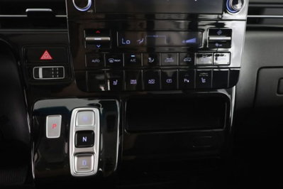 Hyundai Staria 2.2 2wd auto (13)
