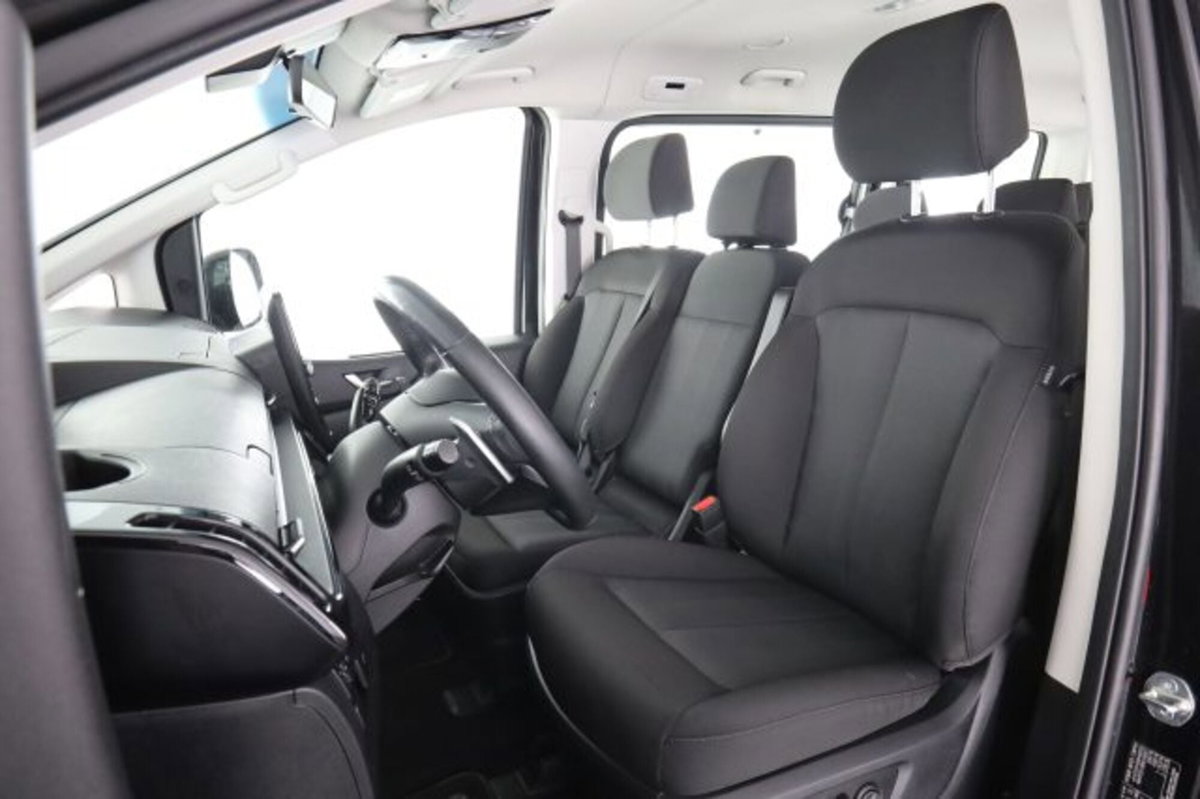 Hyundai Staria 2.2 2wd auto (2)