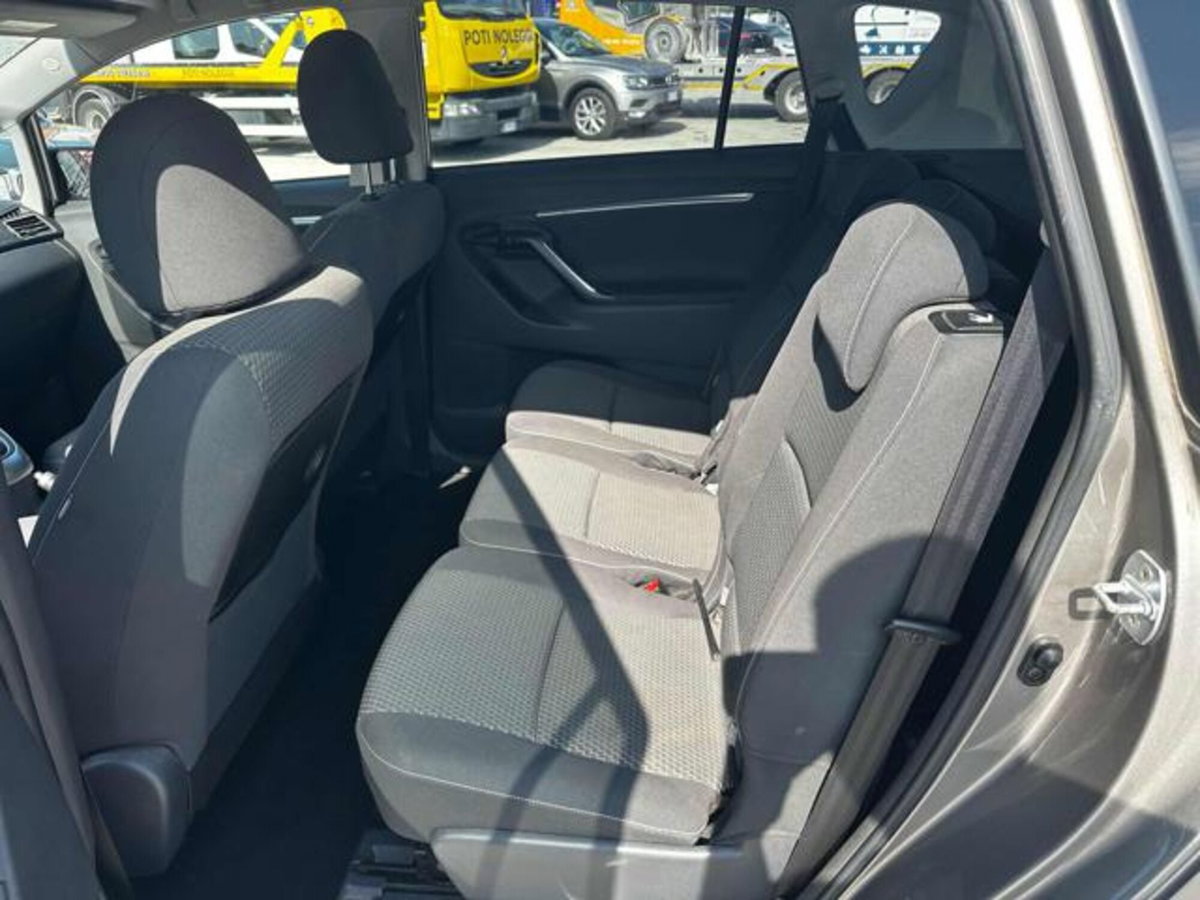 Toyota Verso 1.6 D-4D Style (10)