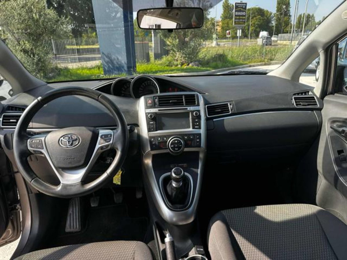 Toyota Verso 1.6 D-4D Style (11)