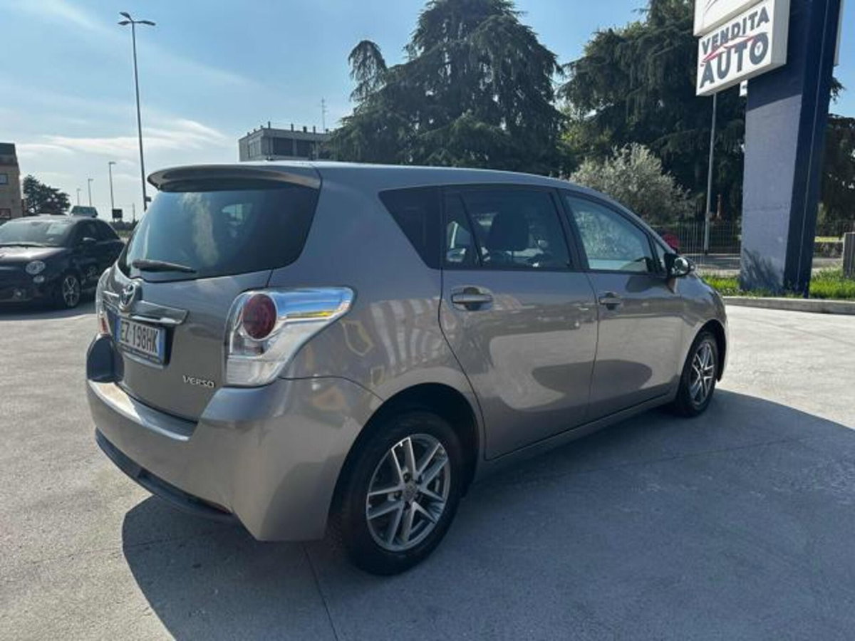 Toyota Verso 1.6 D-4D Style (4)