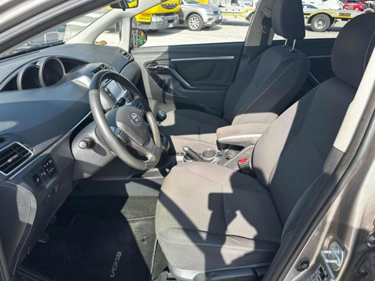 Toyota Verso 1.6 D-4D Style (9)