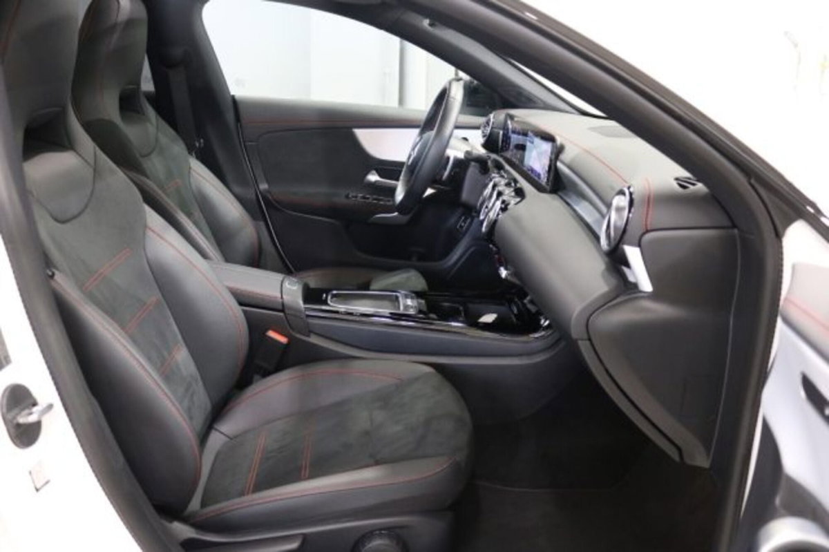 Mercedes-Benz CLA Shooting Brake 220 d AMG Line Premium Plus auto (17)