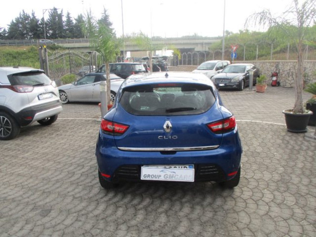 Renault Clio dCi 8V 75 CV 5 porte Moschino Life (2)