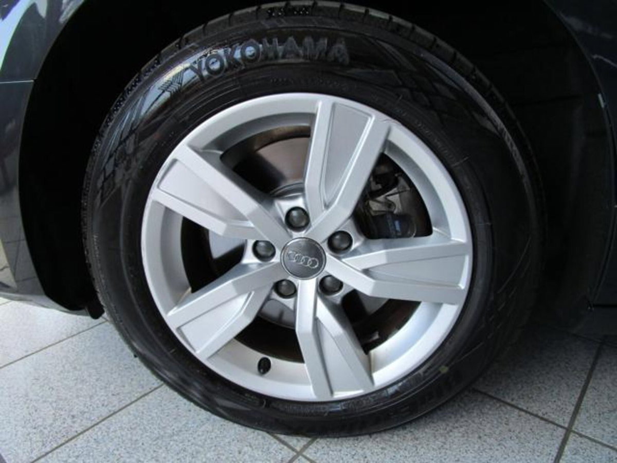 Audi A4 Avant 2.0 TDI 150 CV Business (12)