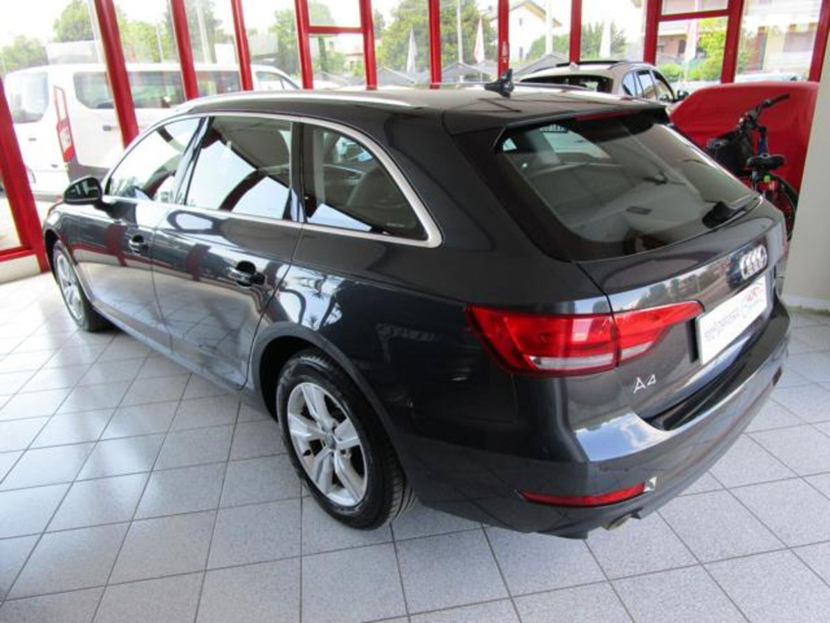 Audi A4 Avant 2.0 TDI 150 CV Business (4)