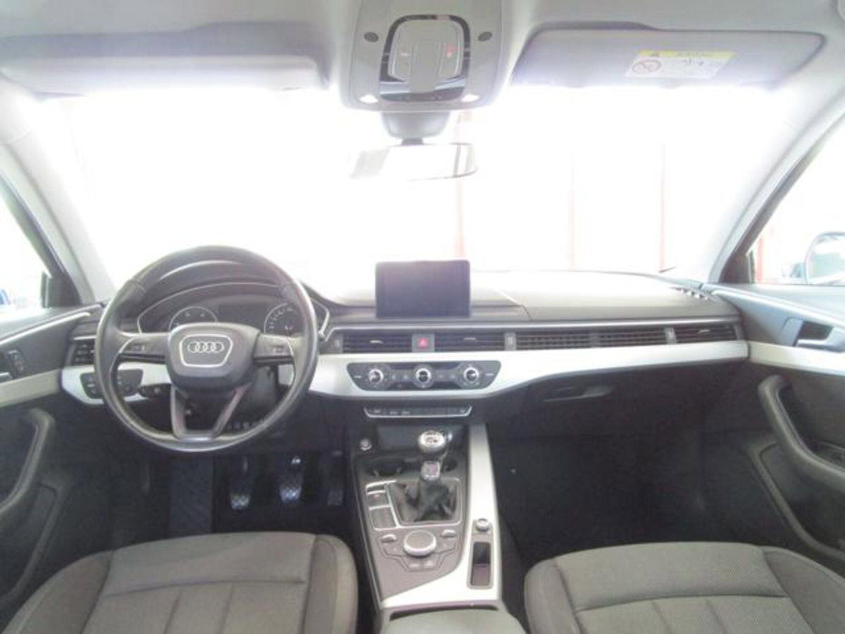Audi A4 Avant 2.0 TDI 150 CV Business (7)
