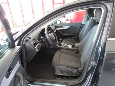 Audi A4 Avant 2.0 TDI 150 CV Business (8)