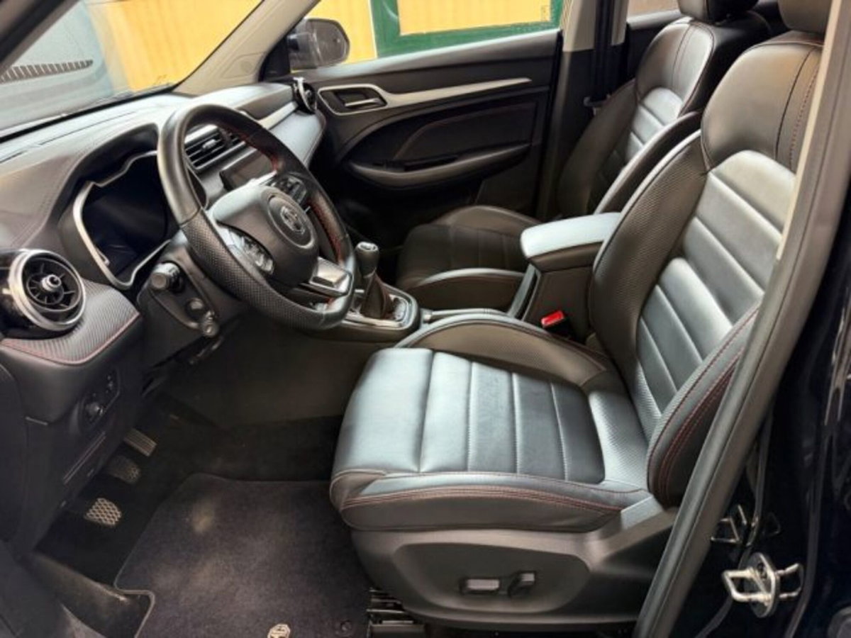 Mg ZS ZS 1.5 Luxury (11)