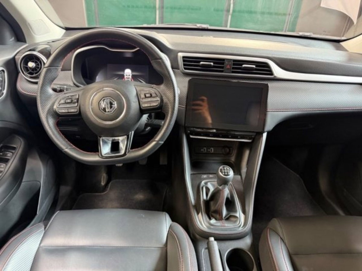 Mg ZS ZS 1.5 Luxury (8)