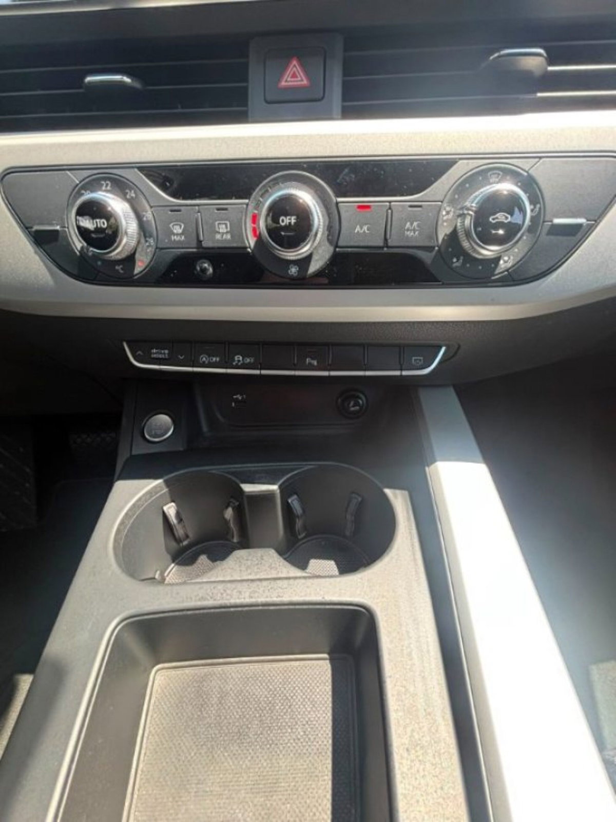 Audi A4 Avant 35 TDI/163 CV S tronic Business Advanced (14)