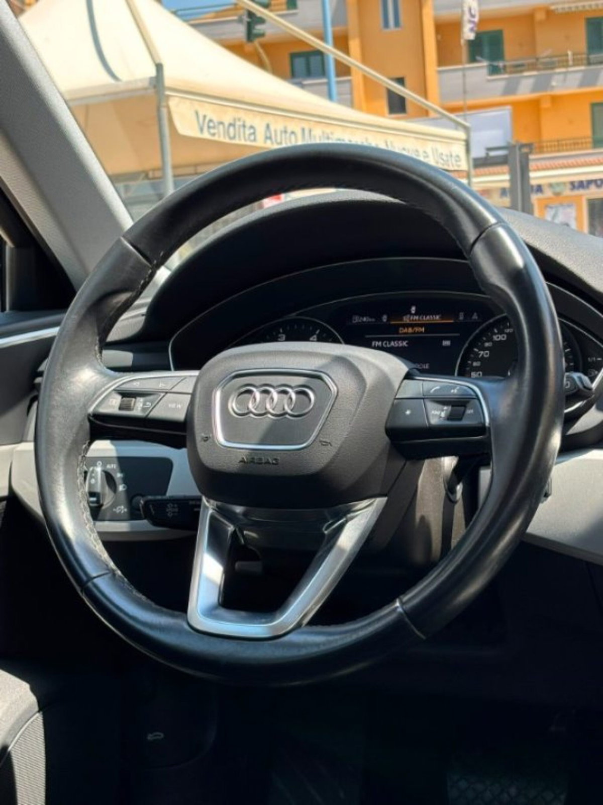 Audi A4 Avant 35 TDI/163 CV S tronic Business Advanced (4)
