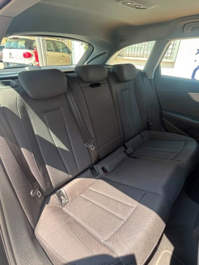 Audi A4 Avant 35 TDI/163 CV S tronic Business Advanced (8)