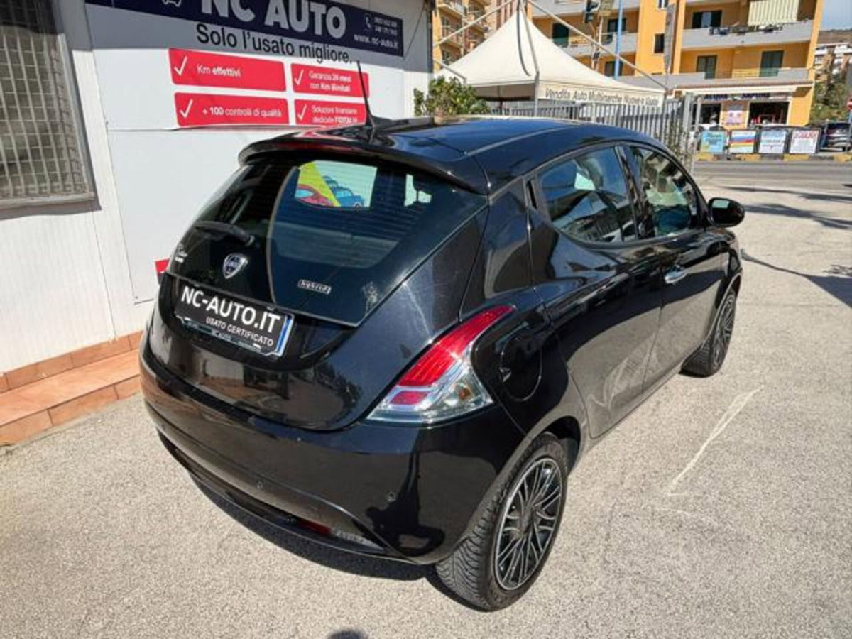Lancia Ypsilon 1.0 FireFly 5 porte S&S Hybrid Ecochic Gold (6)