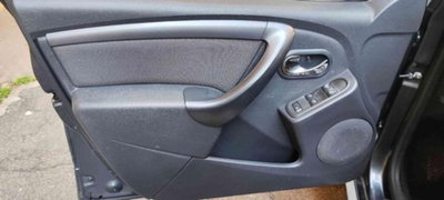 Dacia Duster 1.6 115CV Start&Stop 4x2 Lauréate (9)