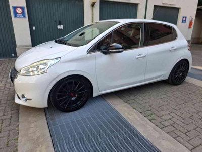 Peugeot 208 VTi 120 CV 5 porte Allure usata