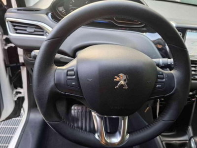 Peugeot 208 VTi 120 CV 5 porte Allure (13)