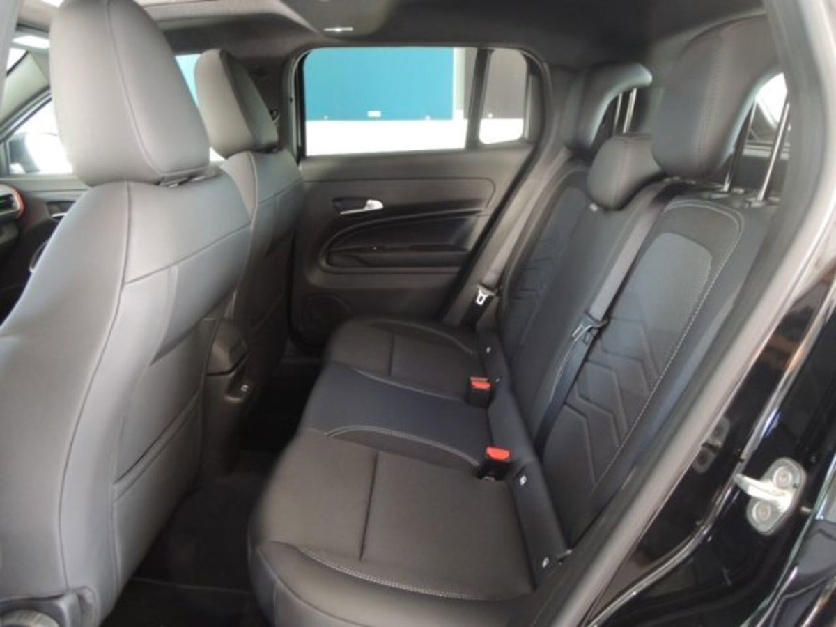 Jeep Avenger 1.2 turbo Summit fwd 100cv (13)