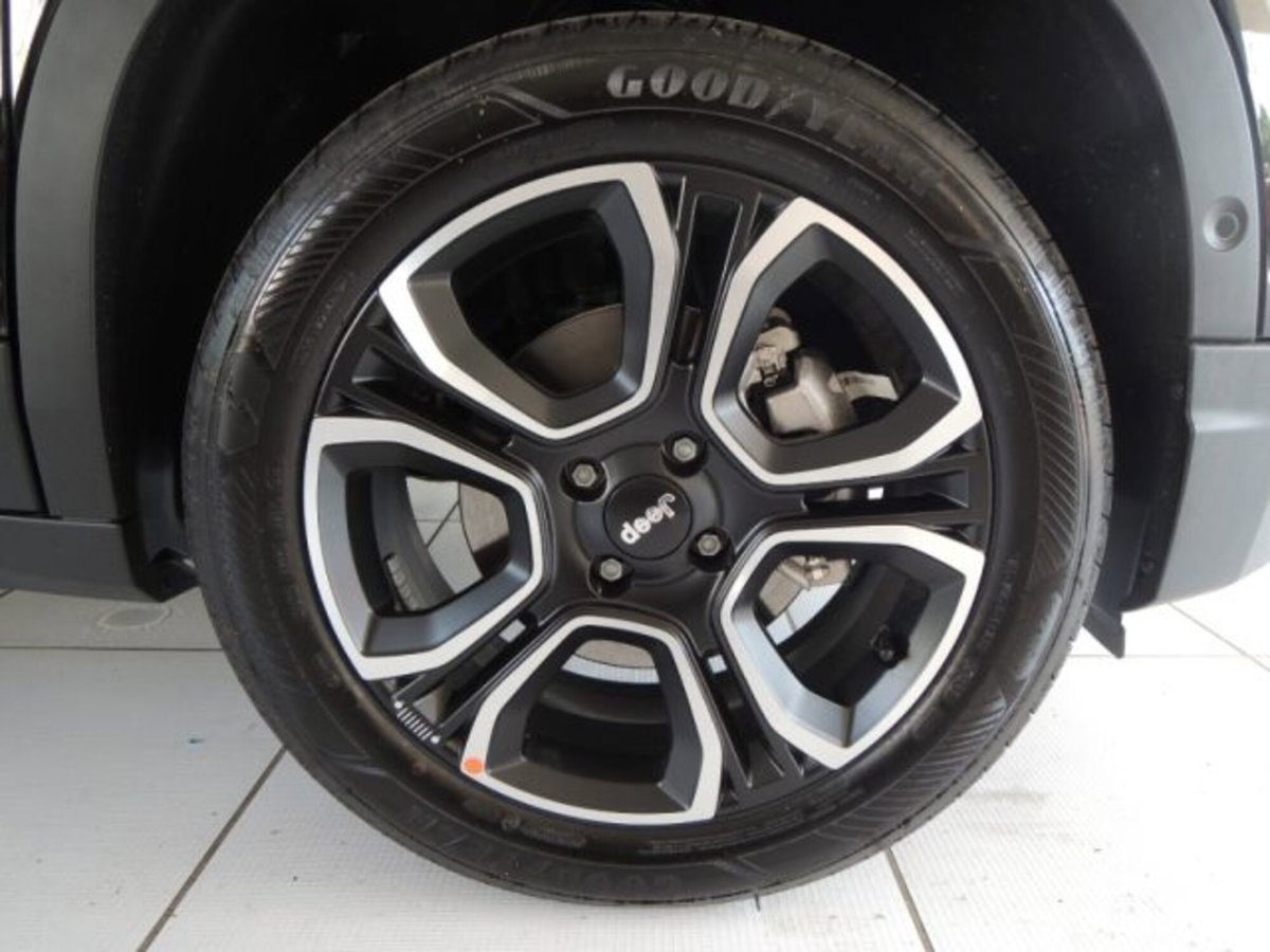 Jeep Avenger 1.2 turbo Summit fwd 100cv (3)