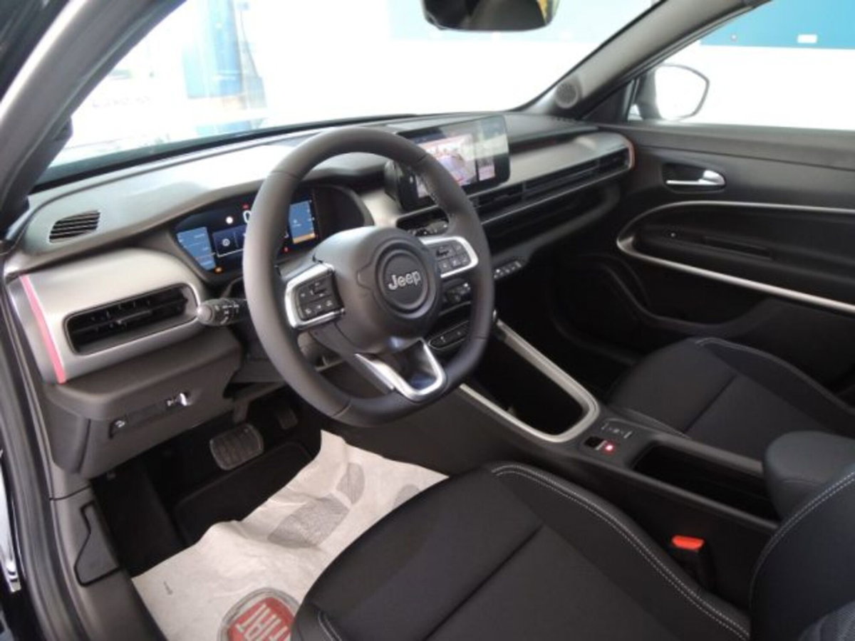 Jeep Avenger 1.2 turbo Summit fwd 100cv (6)