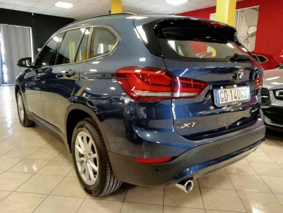 BMW X1 sDrive16d Business (4)