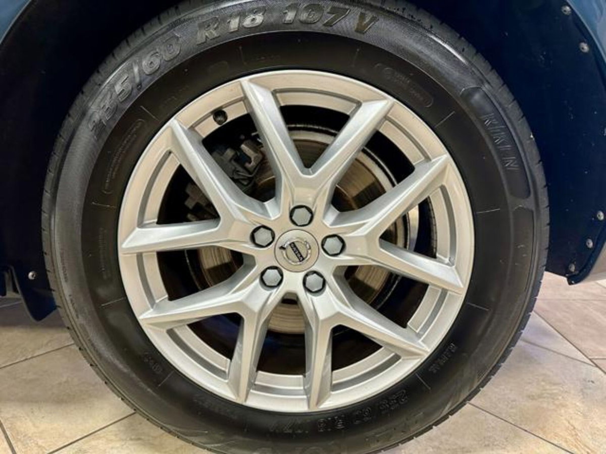 Volvo XC60 D4 AWD Business (12)